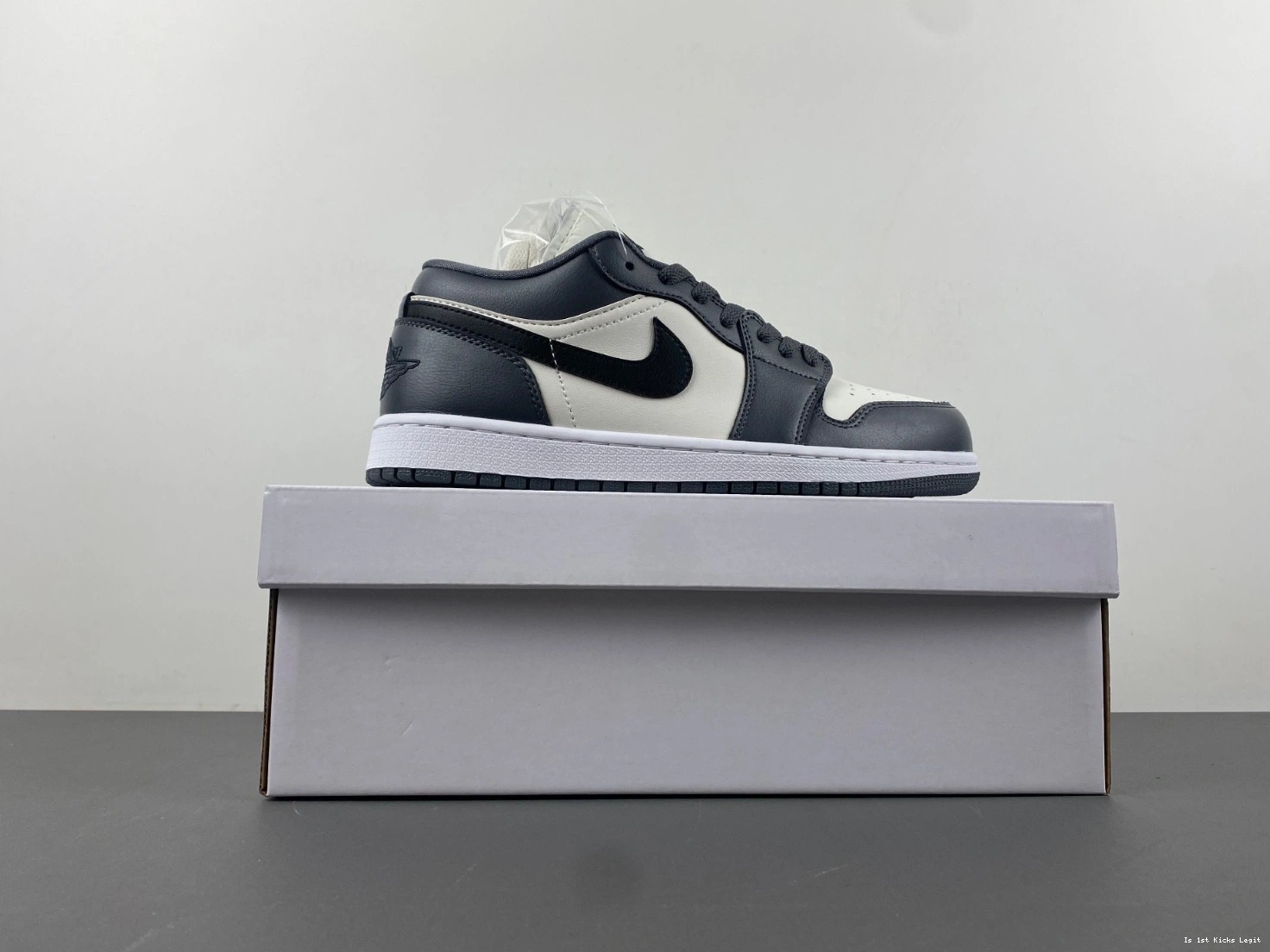 Dark Jordan 1 Grey Low (Women's) DC0774-102 - 1211